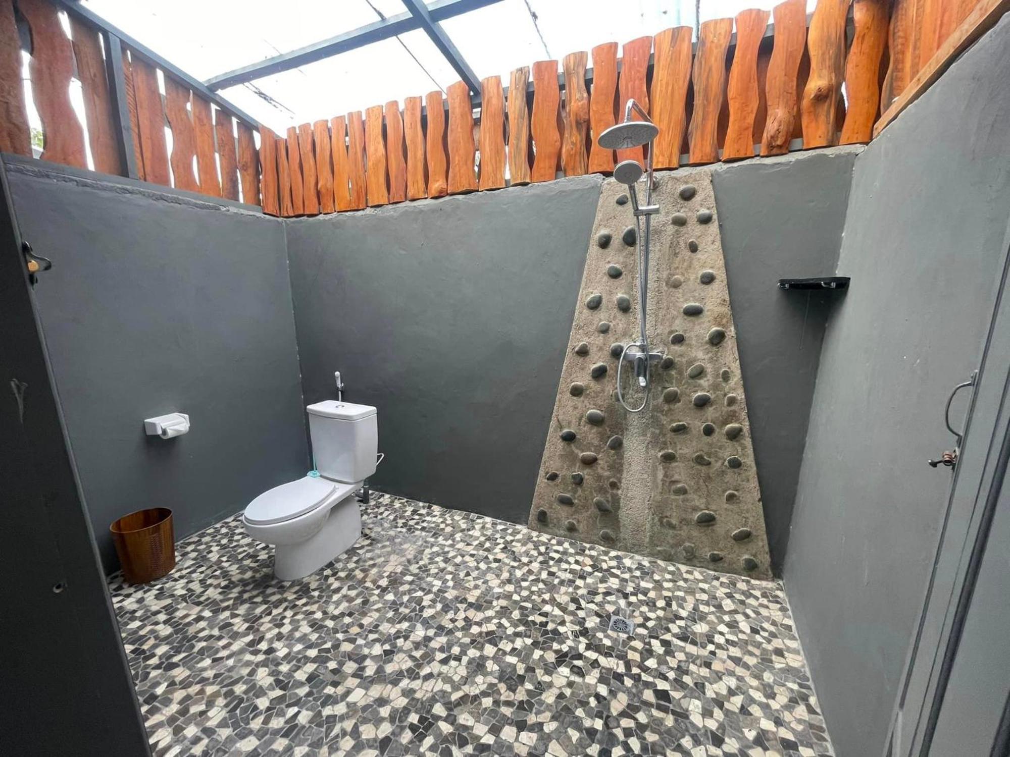 Supersuck Hotel Maluk Bagian luar foto